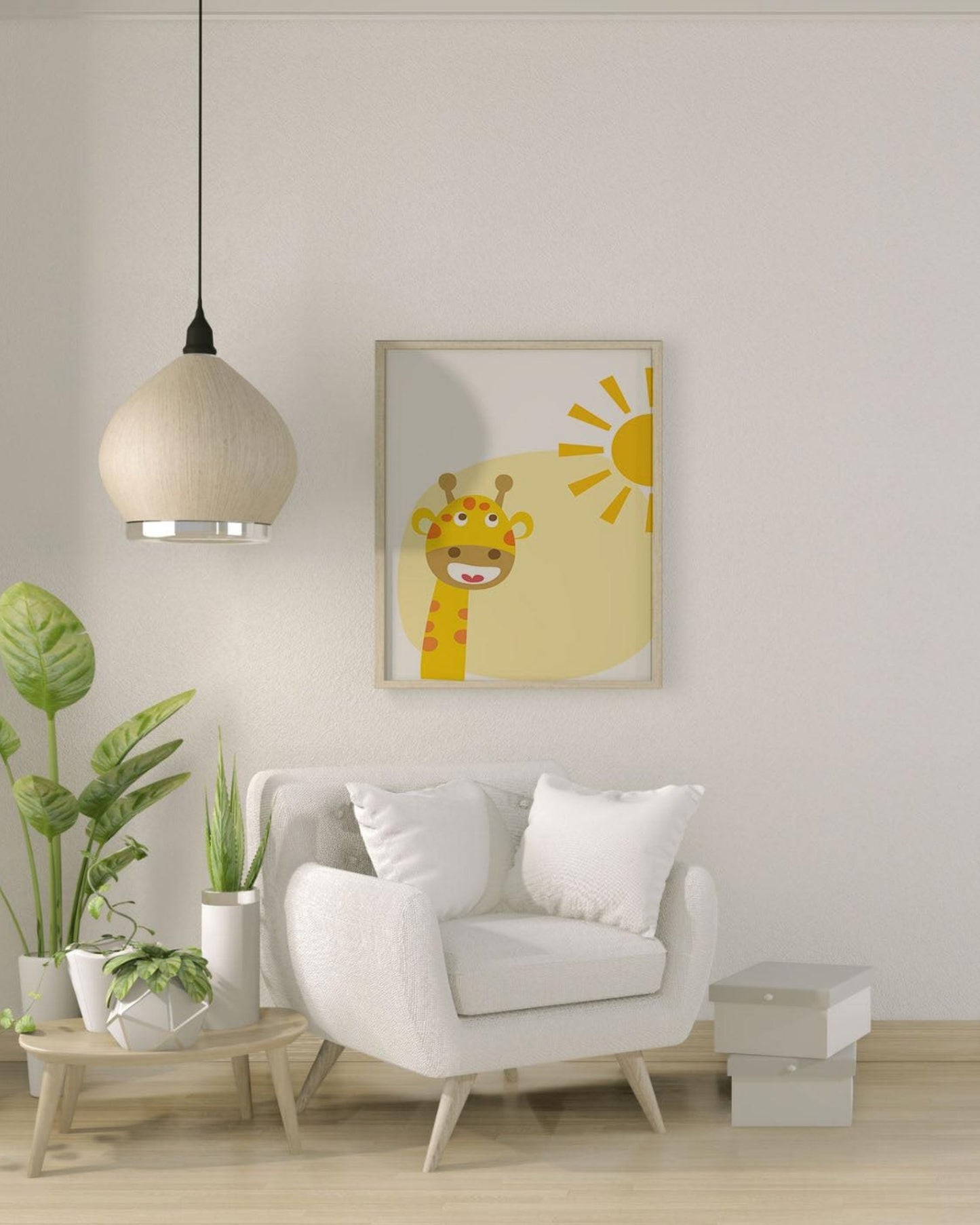Poster con giraffa sorridente sotto il sole appeso alla parete di una cameretta con poltrona bianca, piante verdi e arredamento moderno.