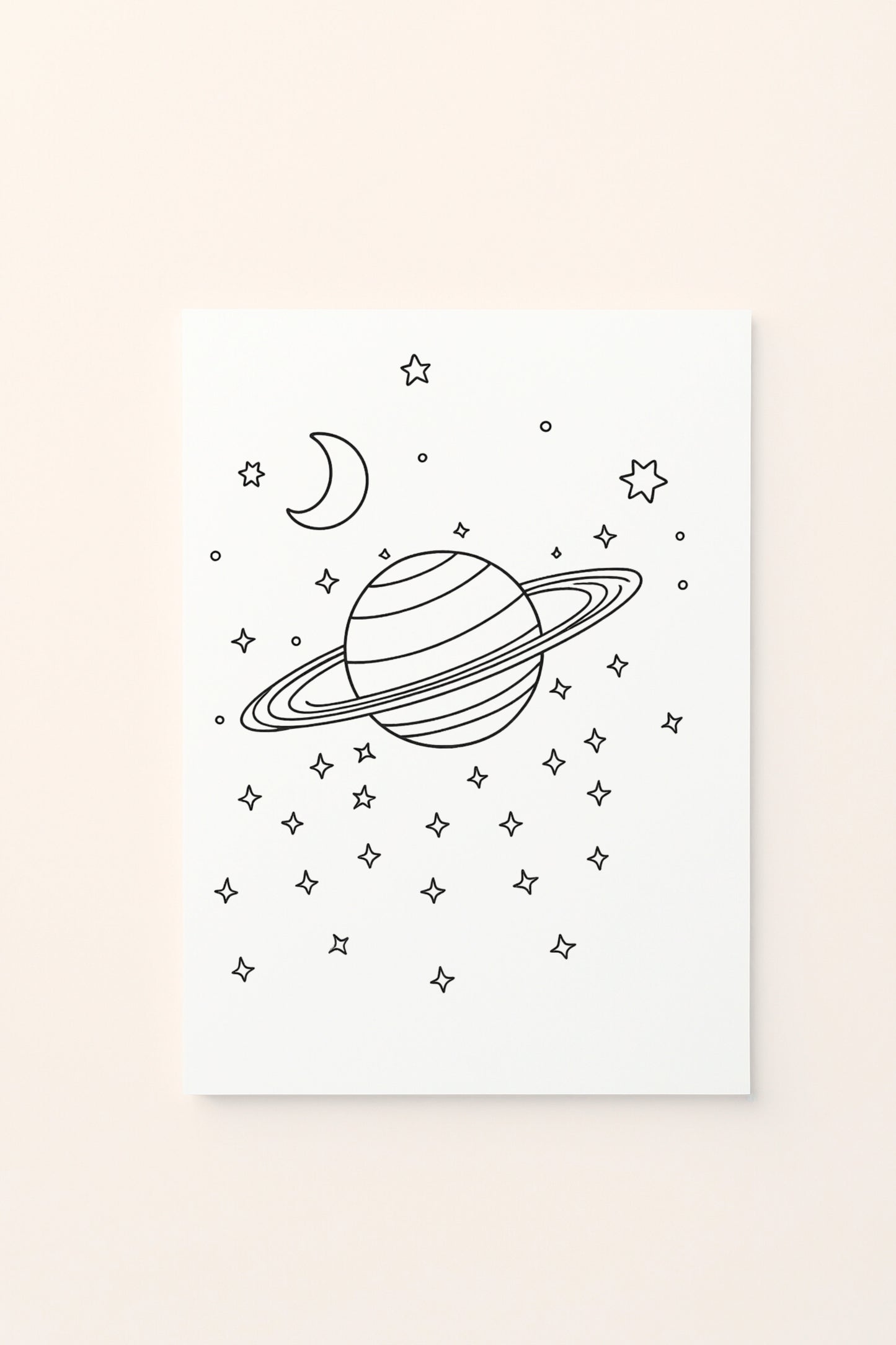 Poster educativo per bambini in bianco e nero da colorare con pianeta ad anello e luna, su delicato sfondo rosato.
