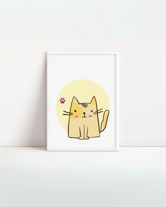 Poster con gattino beige stilizzato e piccola zampina rosa, illustrazione dolce e giocosa per cameretta bambini.