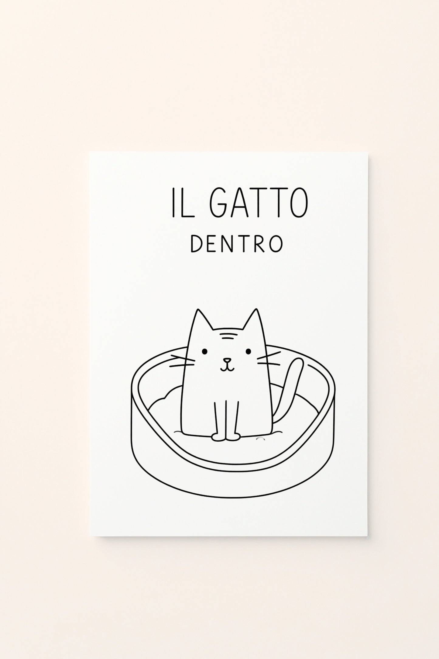 Poster educativo per bambini in bianco e nero da colorare con gatto dentro, su delicato sfondo rosato.