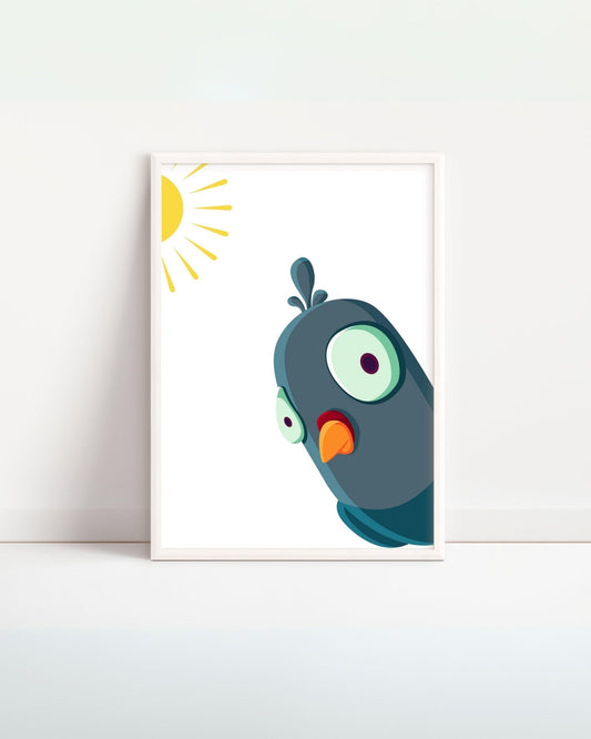 Poster con pappagallo blu dagli occhi grandi che sbuca curioso sotto il sole giallo, illustrazione giocosa per cameretta bambini.