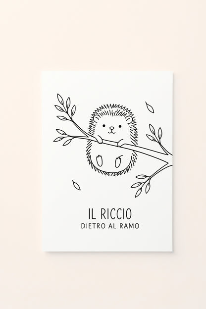 Poster per bambini con riccio illustrato su un ramo con foglie autunnali, da colorare , presentato su sfondo rosato. Illustrazione delicata dai colori caldi e naturali.