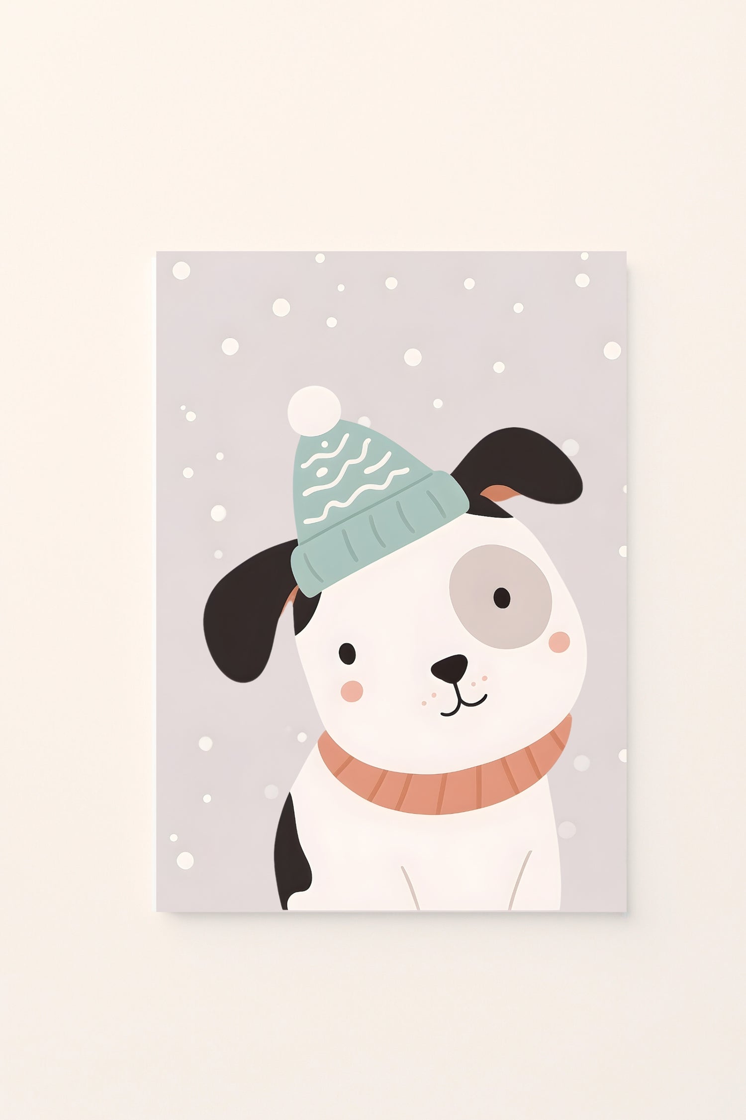 Poster decorativo per bambini con un cagnolino invernale con cappello su sfondo grigio innevato. Design dolce e rassicurante.