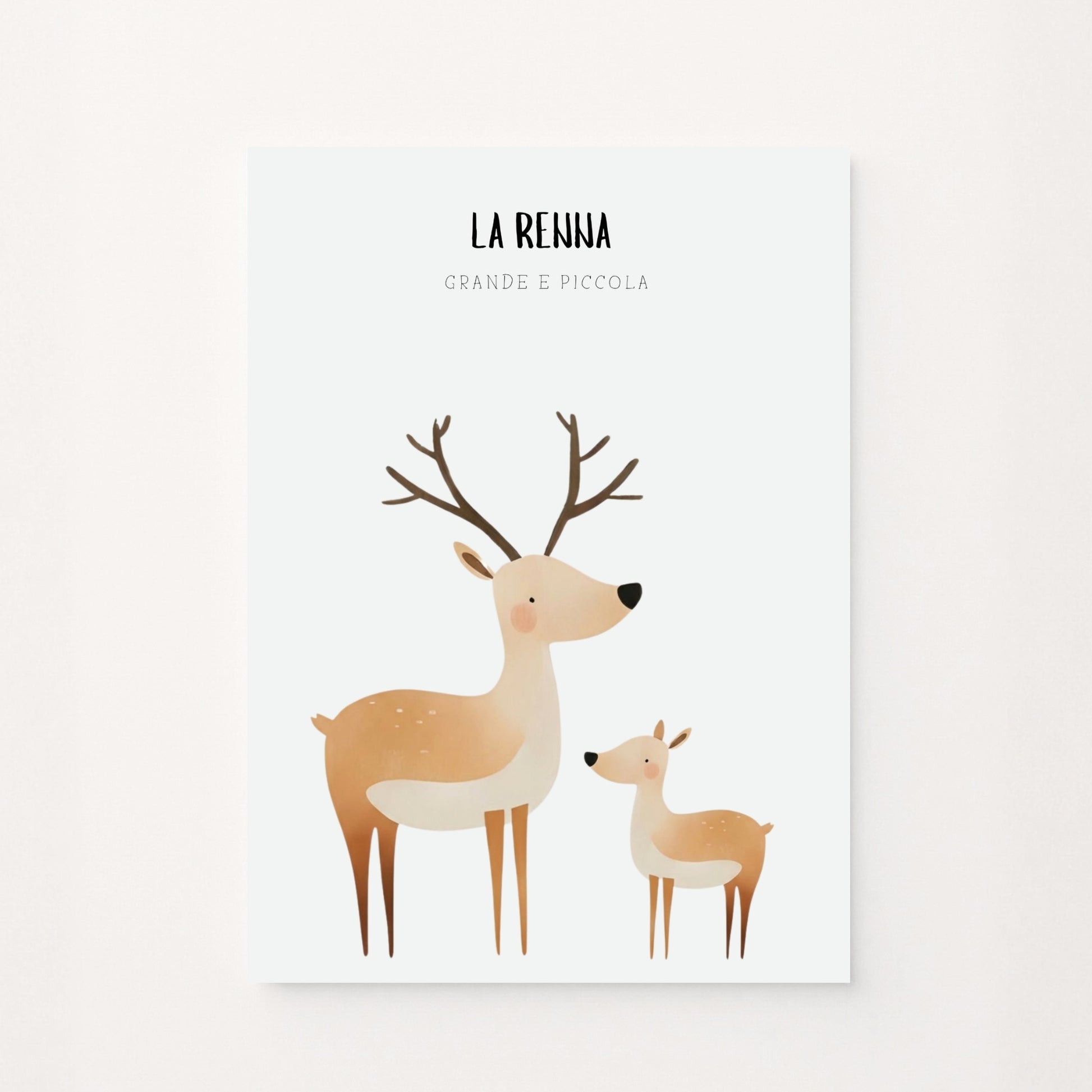 Poster decorativo per bambini con renna grande e renna piccola, illustrazione invernale su sfondo chiaro. Dolce ed educativo.
